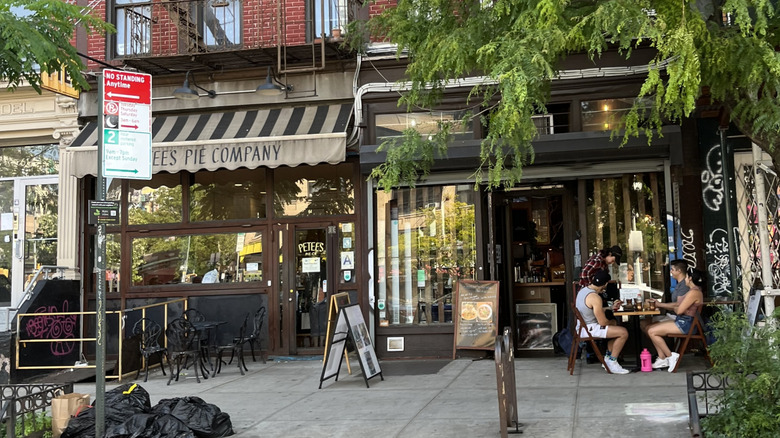 Exterior of Petee's Pie Company in Lower East Side, Manhattan
