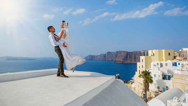 Wedding couple in Santorini, Greece