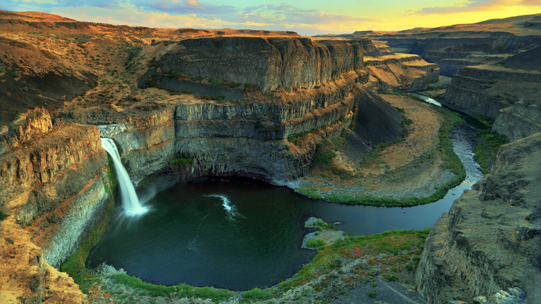 Palouse Falls in Palouse Falls State Park Heritage Site, LaCrosse, Washington