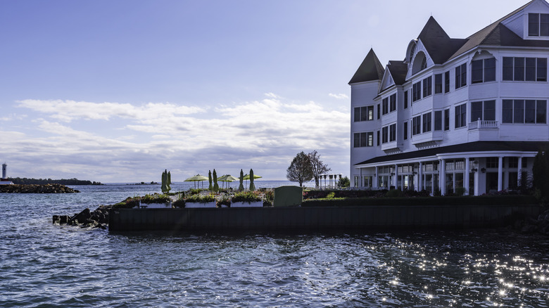 The waterside patio at Harbour View Inn