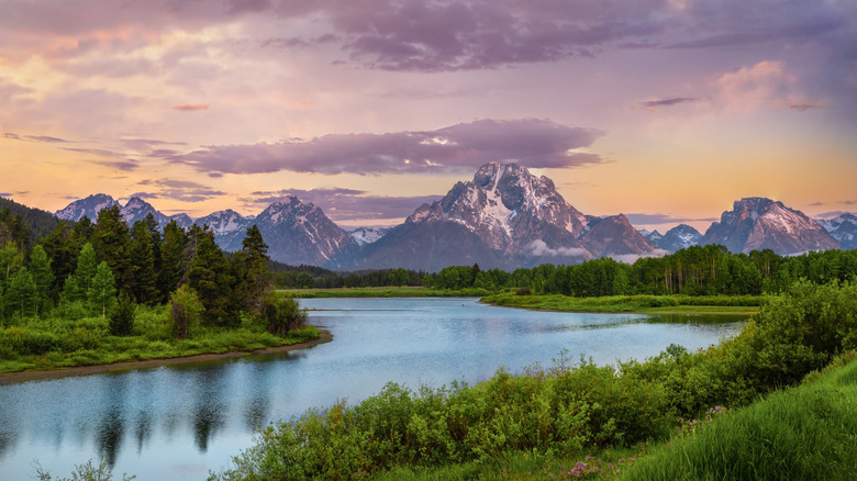 Beautiful landscape seen from Oxbow Bend along the Snake River