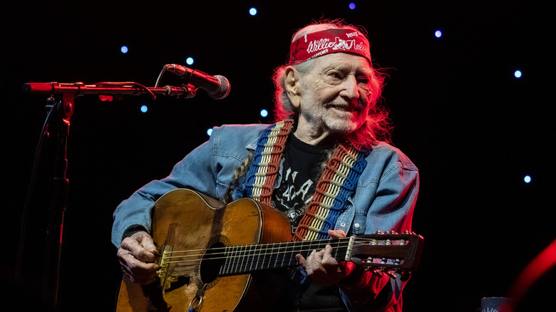 Wille Nelson on stage