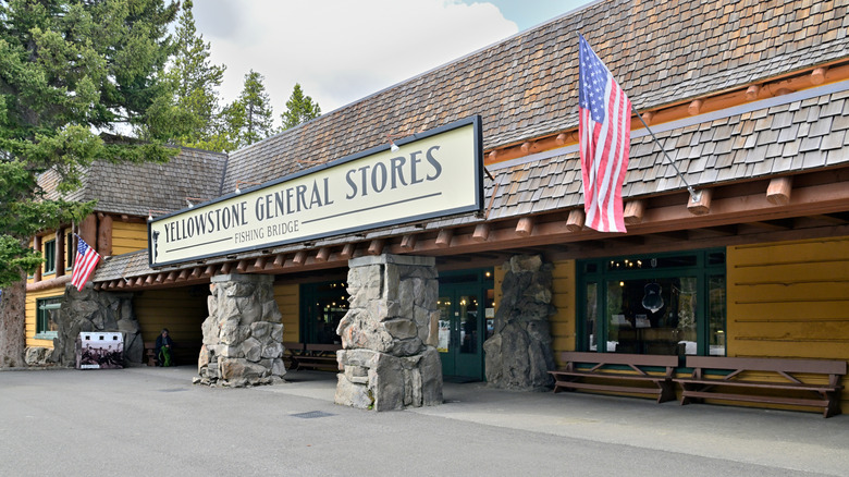 Front of Yellowstone General Stores building with US flag
