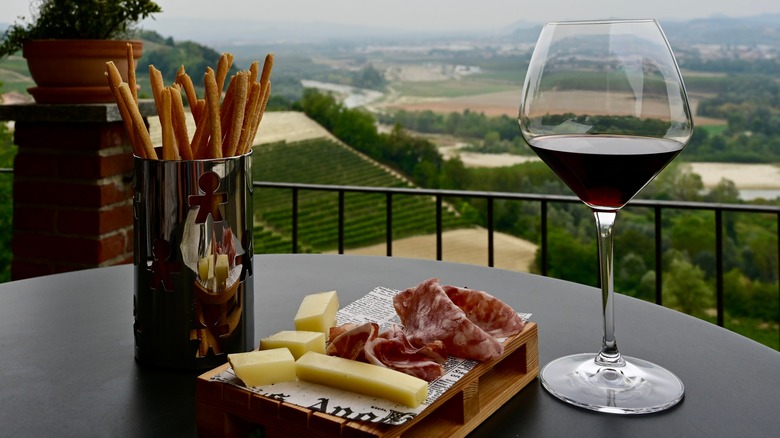 aperitivo in Italy 