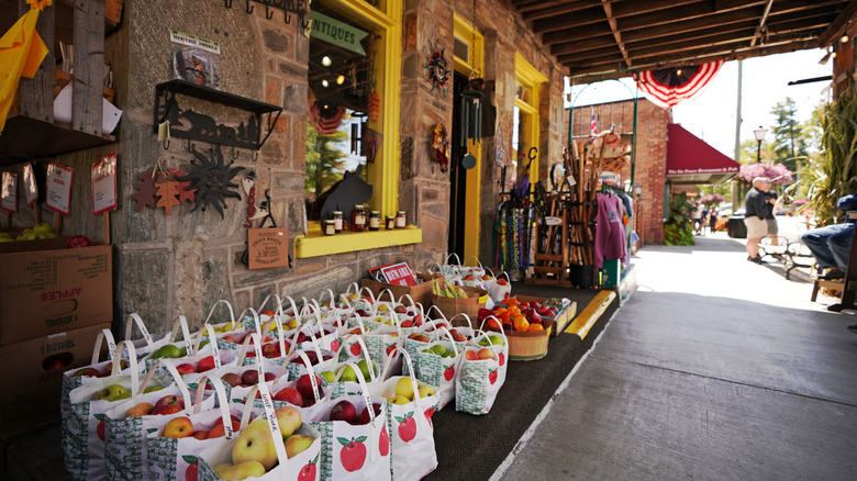 Apples at a fall market in Blowing Rock, NC
