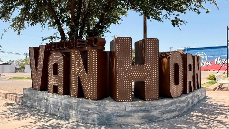 "Welcome to Van Horn" sign in Van Horn, Texas