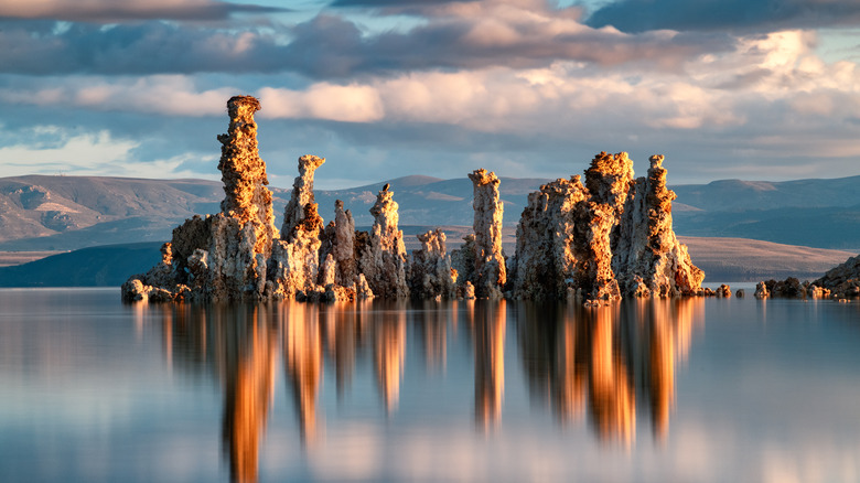 Tufa formations at Mono Lake