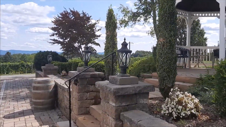 The patio at Virginia Mountain Vineyards in Fincastle, Virginia
