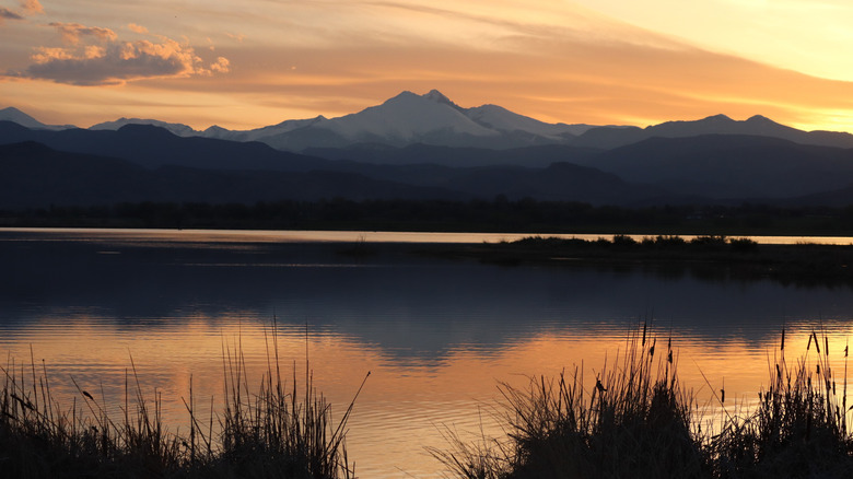 sunset set McIntosh Lake in Longmont, Colorado