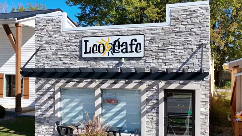 Outside image of Leo Cafe in Leo-Cedarville, Indiana.