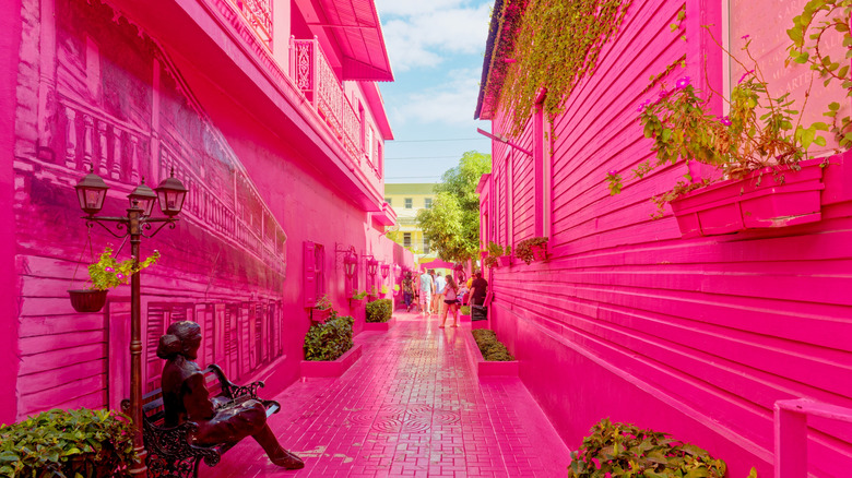A pink alleyway in the Dominican Republic