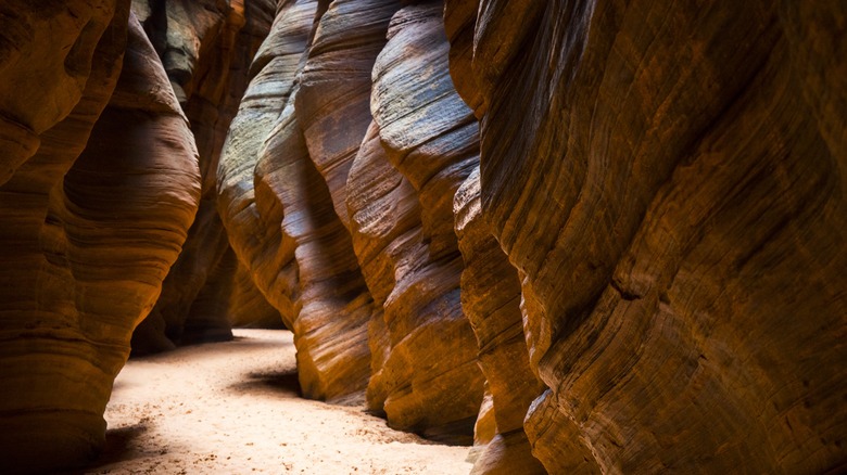 red rock formations buckskin gulch