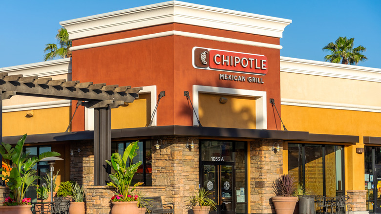 The outside of a Chipotle restaurant