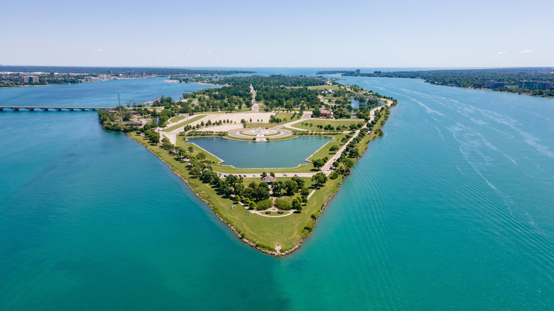 An aerial shot of Sunset Pointe on Belle Isle.