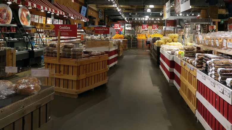 The interior of Stew Leonard's grocery.