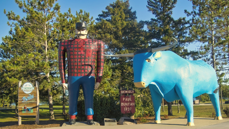 Sculptures of Paul Bunyan and Babe the Blue Ox in Minnesota
