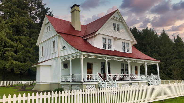 Heceta Head Lighthouse bed and breakfast near Yachats, Oregon