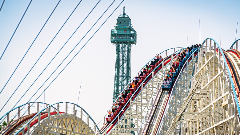 The Largest Theme Park In The Midwest Is One You Don't Want To Miss