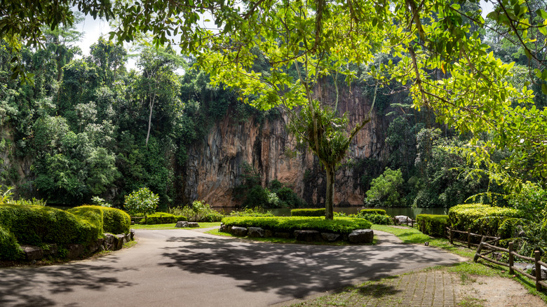 Paved path in Little Guilin