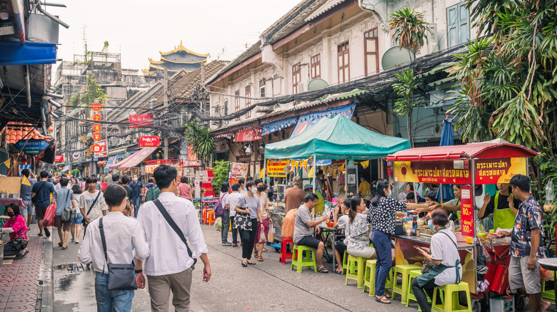 food stalls at Yaowarat Market in Bangkok