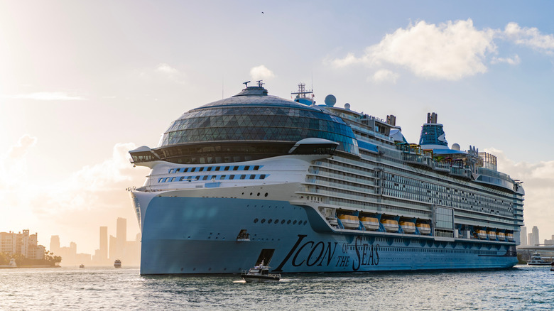 icon of the seas cruise ship in dock