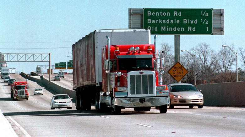 Truck on the I-20 in Louisiana