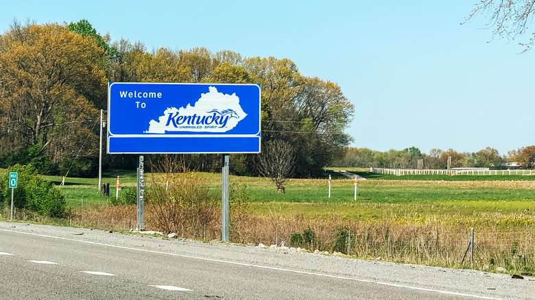 "Welcome to Kentucky" Directional Sign on Interstate 65