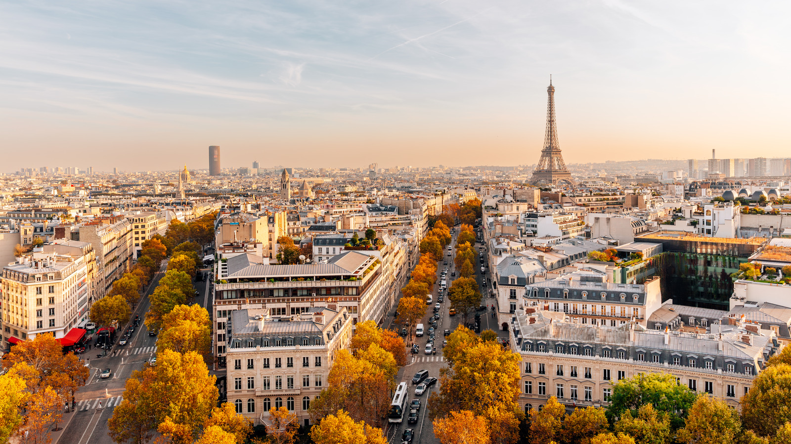 The Most Luxurious Hotels In All Of Paris, According To A Veteran Traveller