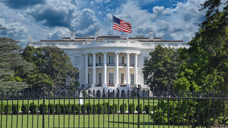 The White House on a cloudy day.