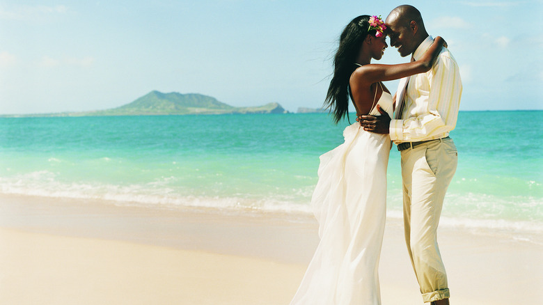 Couple wed on the beach