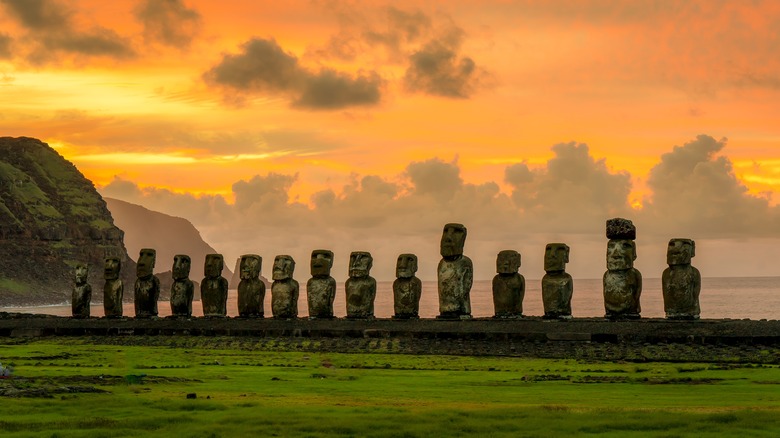 statues on Rapa Nui
