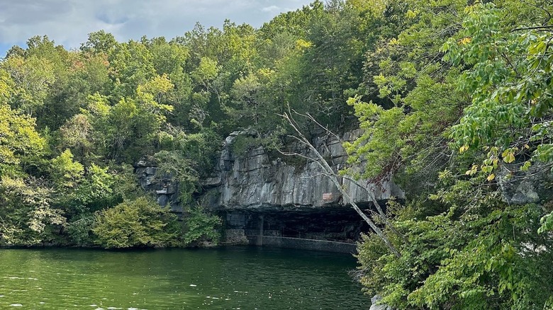 Entrance to Nickajack Cave