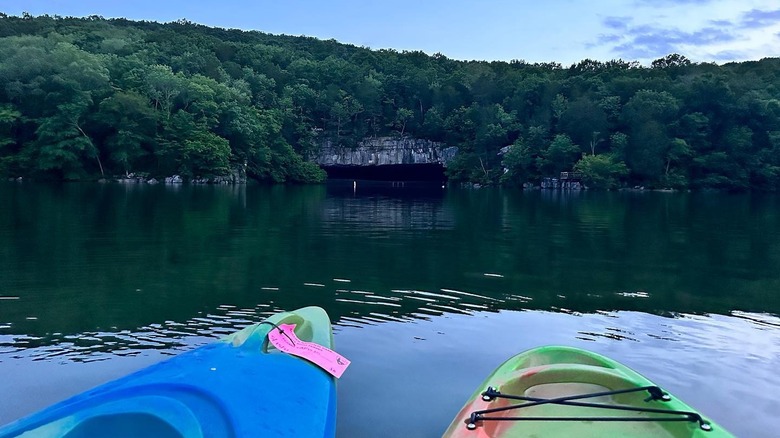 Kayakers paddling to Nickajack Cave