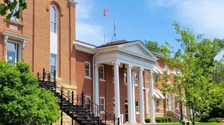 Carroll County courthouse in Mount Carroll, Illinois