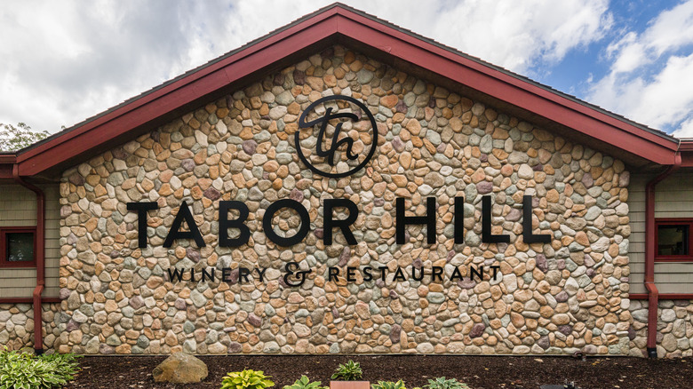 A sign of Tabor Hill Winery & Restuarant