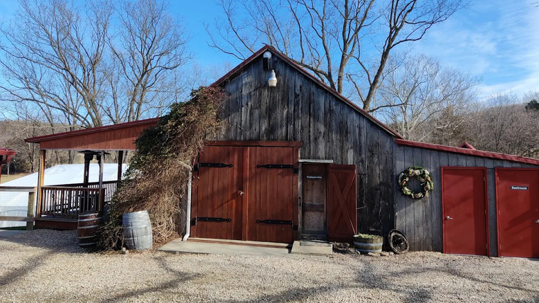 Exterior of Adam Puchta Winery tasting room