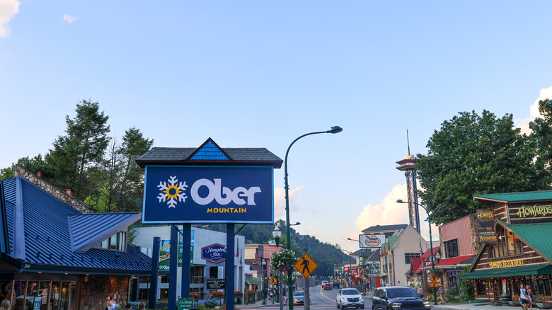A busy street in Gatlinburg, Tennessee