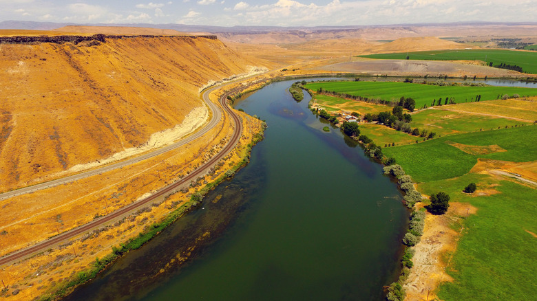The Snake River near Glenns Ferry and Three Island Crossing State Park