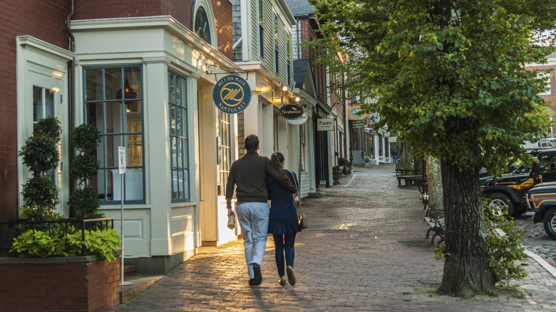 romantic nantucket street