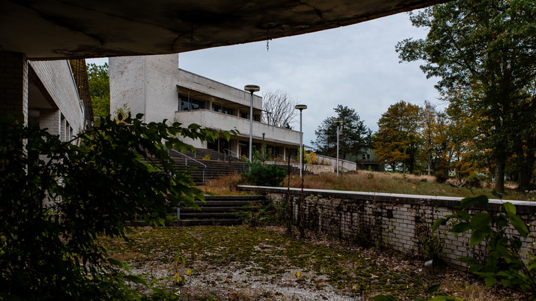 A landscape view of the Summit Honeymoon Resort