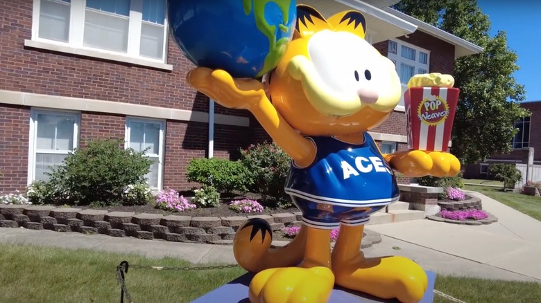 Garfield statue in Van Buren, Indiana