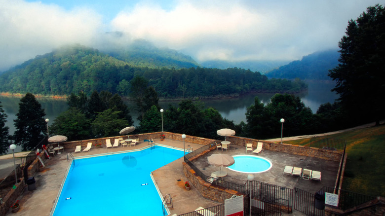 A pool overlooking Buckhorn Lake State Park