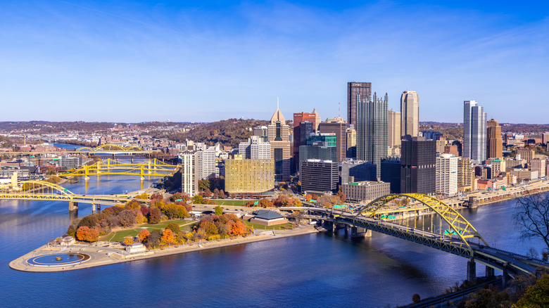 skyline view of Pittsburgh Pennsylvania