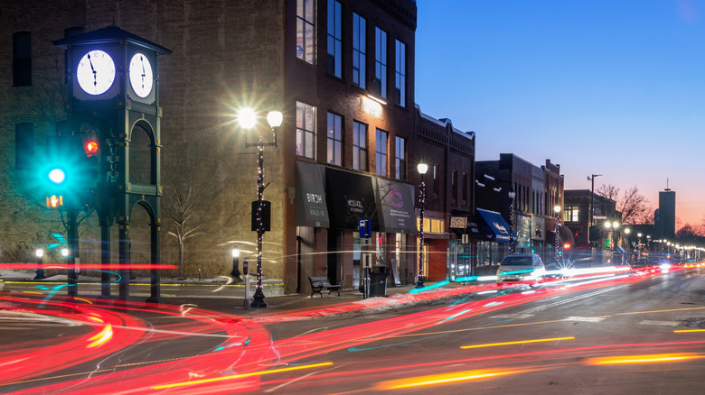 Hopkins, Minnesota's downtown area at night