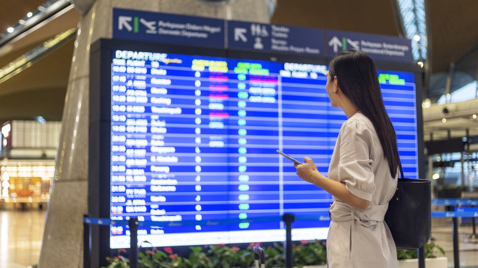 The Rule Flight Attendants Say To Follow When Your Flight Is Delayed