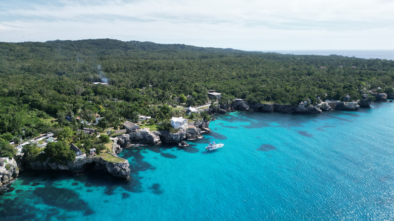 Seven Mile Beach in Negril, Jamaica
