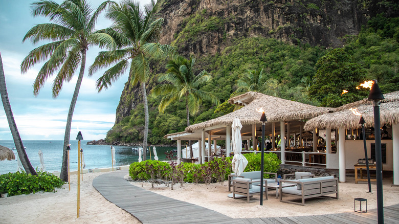 The beach of the Sugar Beach Viceroy Resort