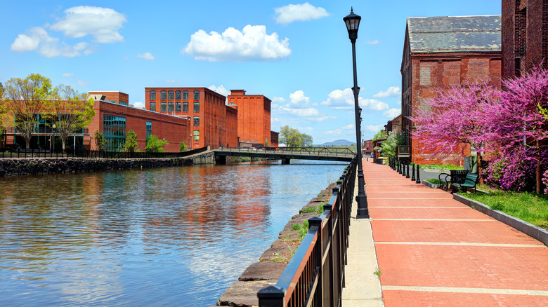canal walkway in holyoke mass