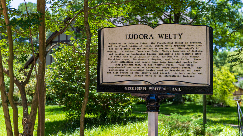 Marker dedicated to Eudora Welty along the Mississippi Writers Trail