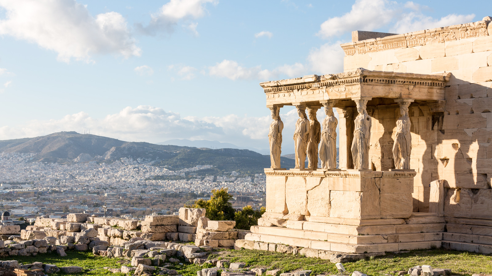 Why You Shouldn t Flush Toilet Paper While Visiting The Greek Islands why-you-shouldn-t-flush-toilet-paper-while-visiting-the-greek-islands